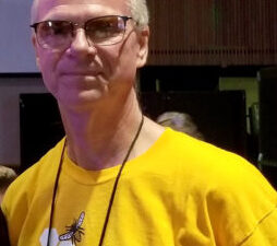 EAS Master Beekeeper David Schultz